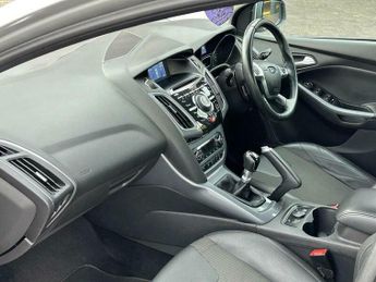 Ford Focus 1.0T EcoBoost Titanium X Euro 5 (s/s) 5dr