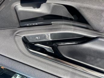 Land Rover Range Rover Evoque R-DYNAMIC SE
