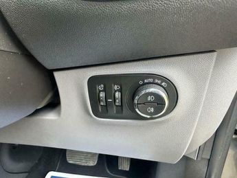 Vauxhall Corsa SE NAV AUTOMATIC