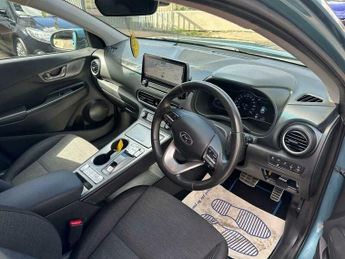Hyundai KONA 64kWh Premium Auto 5dr (7kW Charger)