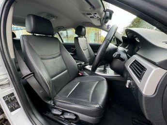 BMW 3 SERIES 2.0 318i SE Business Edition Steptronic Euro 5 4dr
