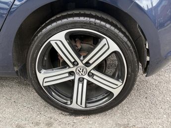 Volkswagen Golf 1.6 TDI BlueMotion Tech SE DSG Euro 5 5dr 103BHP