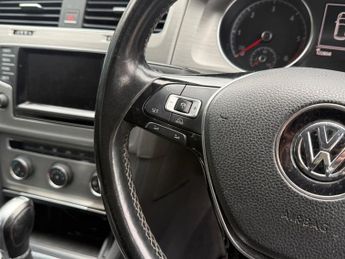 Volkswagen Golf 1.6 TDI BlueMotion Tech SE DSG Euro 5 5dr 103BHP