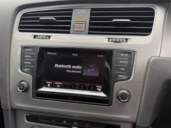 Volkswagen Golf 1.6 TDI BlueMotion Tech SE DSG Euro 5 5dr 103BHP