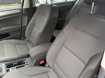 Volkswagen Golf 1.6 TDI BlueMotion Tech SE DSG Euro 5 5dr 103BHP