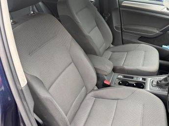 Volkswagen Golf 1.6 TDI BlueMotion Tech SE DSG Euro 5 5dr 103BHP