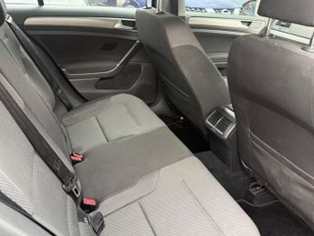 Volkswagen Golf 1.6 TDI BlueMotion Tech SE DSG Euro 5 5dr 103BHP