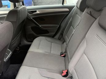Volkswagen Golf 1.6 TDI BlueMotion Tech SE DSG Euro 5 5dr 103BHP