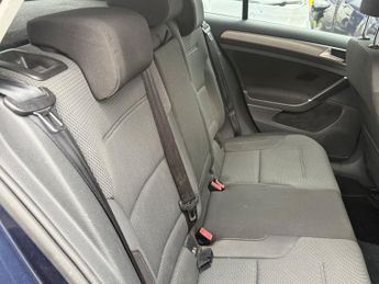 Volkswagen Golf 1.6 TDI BlueMotion Tech SE DSG Euro 5 5dr 103BHP
