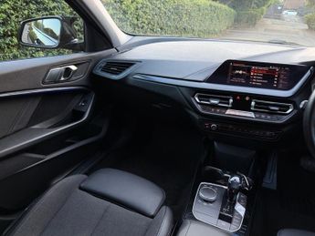 BMW 1 SERIES 118i SPORT