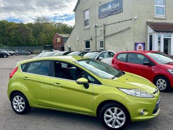 Ford Fiesta ZETEC 14 SERVICE STAMPS+TWO KEYS