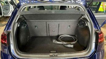 Volkswagen Golf 35.8kWh e-Golf Auto 5dr