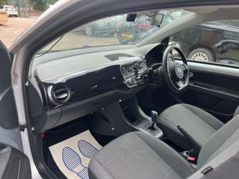 Volkswagen Up 1.0 Move Up! ASG 3DR