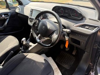 Peugeot 208 ALLURE