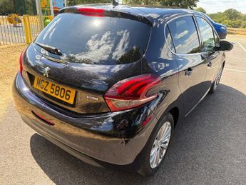 Peugeot 208 ALLURE