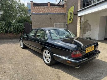 Jaguar XJ 4.0 V8 4dr