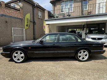 Jaguar XJ 4.0 V8 4dr