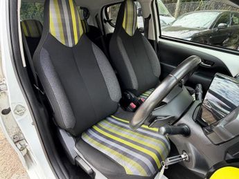 Peugeot 108 1.0 Collection Hatchback 5dr Petrol 2 Tronic Euro 6 (72 ps)