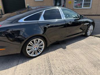 Jaguar XJ D V6 PORTFOLIO