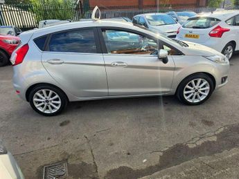 Ford Fiesta 1.0T EcoBoost Titanium Euro 6 (s/s) 5dr