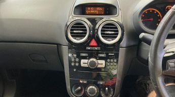 Vauxhall Corsa 1.4i 16v Design Hatchback 5dr Petrol Automatic (a/c) (158 g/km, 