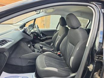 Peugeot 208 1.4 HDi Active Euro 5 5dr