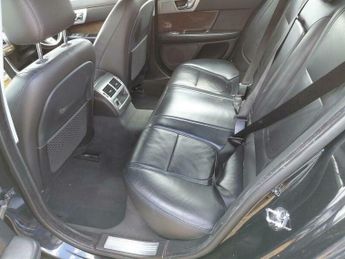 Jaguar XF 2.2d Premium Luxury Auto Euro 5 (s/s) 4dr