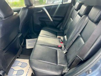 Toyota RAV4 2.2 D-CAT Invincible Auto 4WD Euro 5 5dr