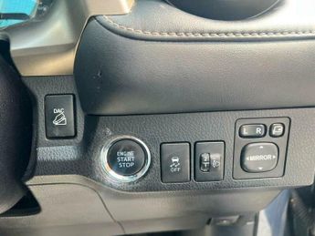 Toyota RAV4 2.2 D-CAT Invincible Auto 4WD Euro 5 5dr