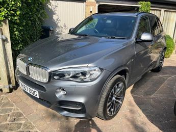 BMW M5 M50D