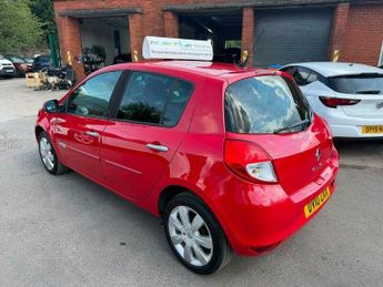 Renault Clio 1.2 TCe Privilege TomTom Euro 5 5dr