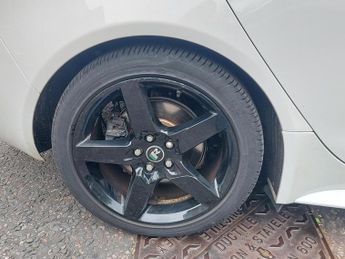 Jaguar XE R-SPORT
