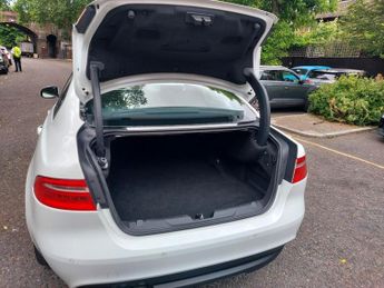 Jaguar XE R-SPORT