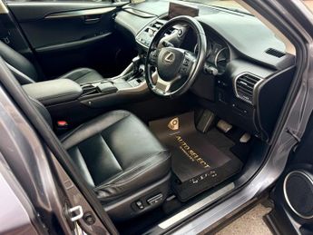 Lexus NX 300H LUXURY