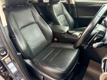 Lexus NX 300H LUXURY