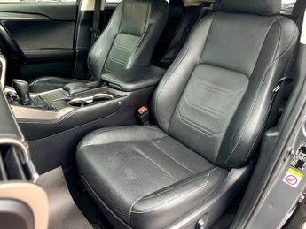 Lexus NX 300H LUXURY