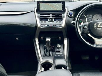 Lexus NX 300H LUXURY