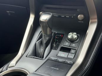Lexus NX 300H LUXURY