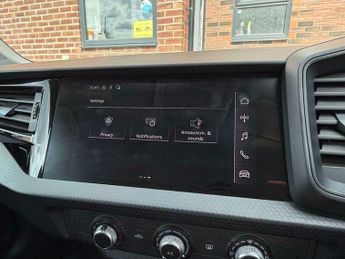 Audi A1 1.0 TFSI 25 Technik Sportback S Tronic Euro 6 (s/s) 5dr