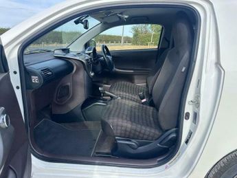 Toyota iQ 1.0 VVT-i 2 Multidrive Euro 4 3dr