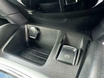 Nissan Qashqai 1.6 dCi Tekna SUV 5dr Diesel XTRON 2WD Euro 6 (s/s) (130 ps)