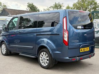 Ford Tourneo Custom FORD TOURNEO AUTOMAIC TITANIUM 6 SEAT WITH ALLOY WHEELS AND AIRC