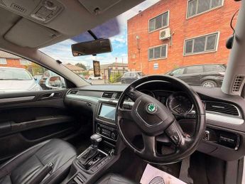 Skoda Superb 2.0 TDI Elegance DSG Euro 4 5dr