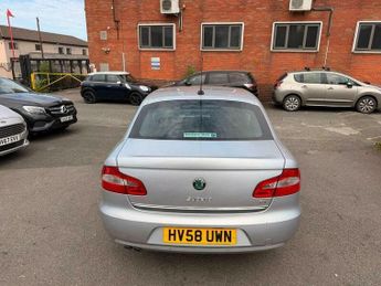 Skoda Superb 2.0 TDI Elegance DSG Euro 4 5dr