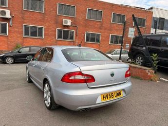 Skoda Superb 2.0 TDI Elegance DSG Euro 4 5dr