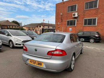 Skoda Superb 2.0 TDI Elegance DSG Euro 4 5dr