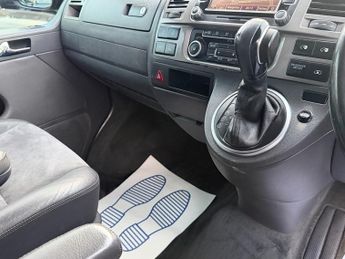 Volkswagen Caravelle 2.0 BiTDI BlueMotion Tech Executive MPV 5dr Diesel DSG Euro 5 (s
