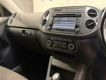Volkswagen Tiguan 2.0 TDI BlueMotion Tech SE DSG 4WD Euro 5 (s/s) 5dr