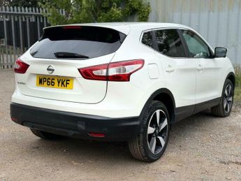 Nissan Qashqai 1.6 dCi N-Connecta XTRON 2WD Euro 6 (s/s) 5dr