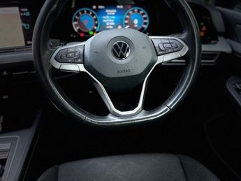 Volkswagen Golf 1.0 eTSI MHEV Life Hatchback 5dr Petrol Hybrid DSG Euro 6 (s/s) 